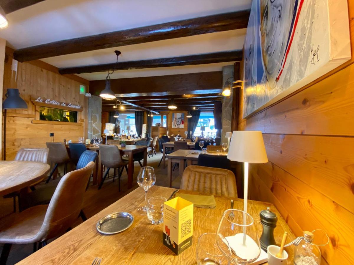 Logis Hotel Les Ancolies Ареш Экстерьер фото