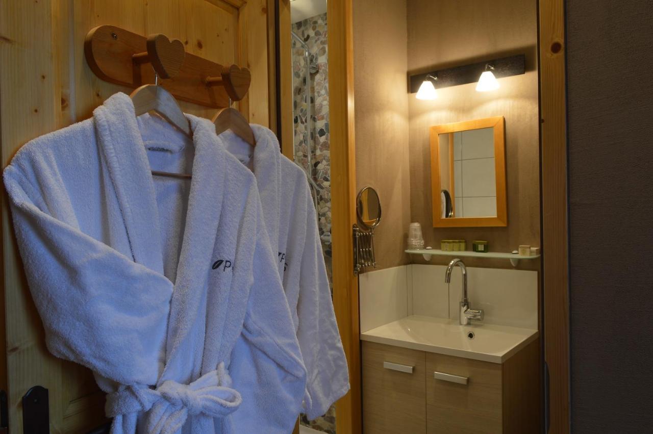 Logis Hotel Les Ancolies Ареш Номер фото