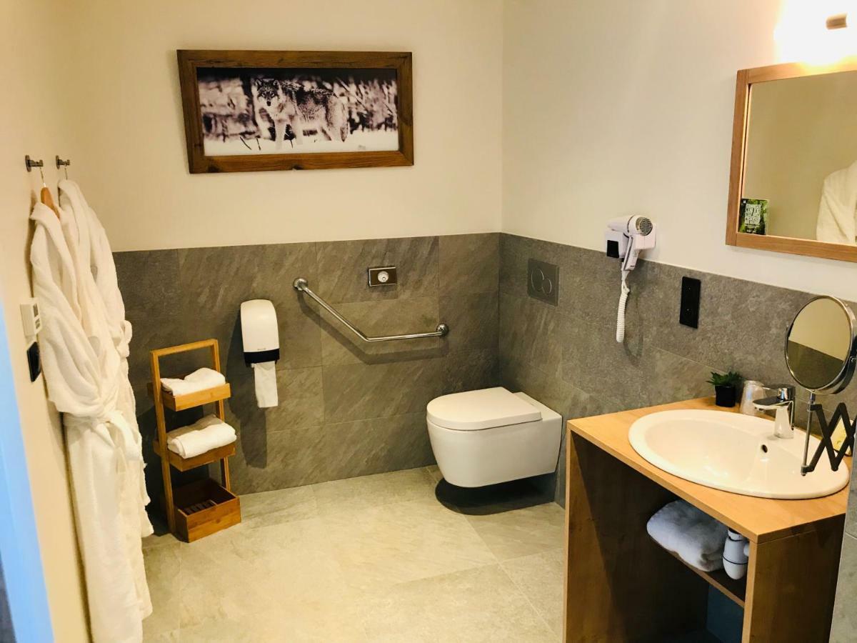 Logis Hotel Les Ancolies Ареш Экстерьер фото