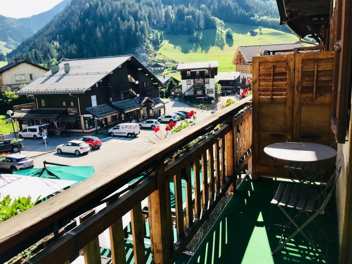 Logis Hotel Les Ancolies Ареш Экстерьер фото